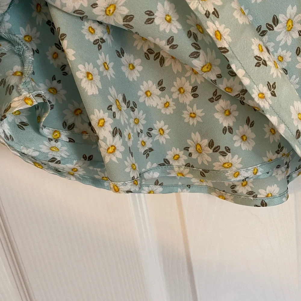 No Bounderies Womens M Short Lined Satin Mint Green Daisy Skirt